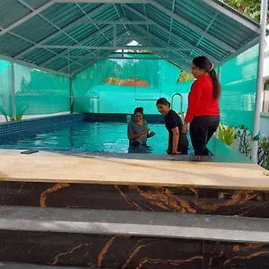 Johnson's With Pool & Ecohouseboat Alappuzha