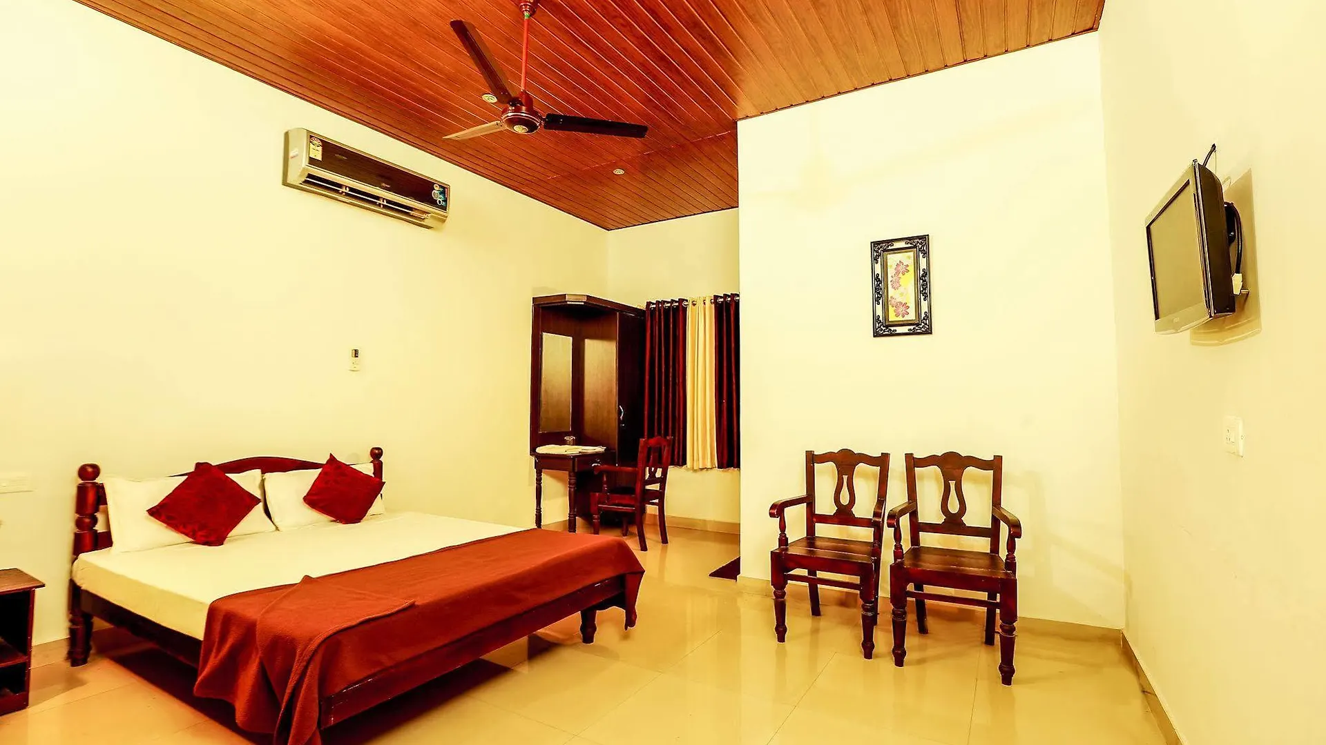 Baywatch Beach Resort Alappuzha 2*,  India