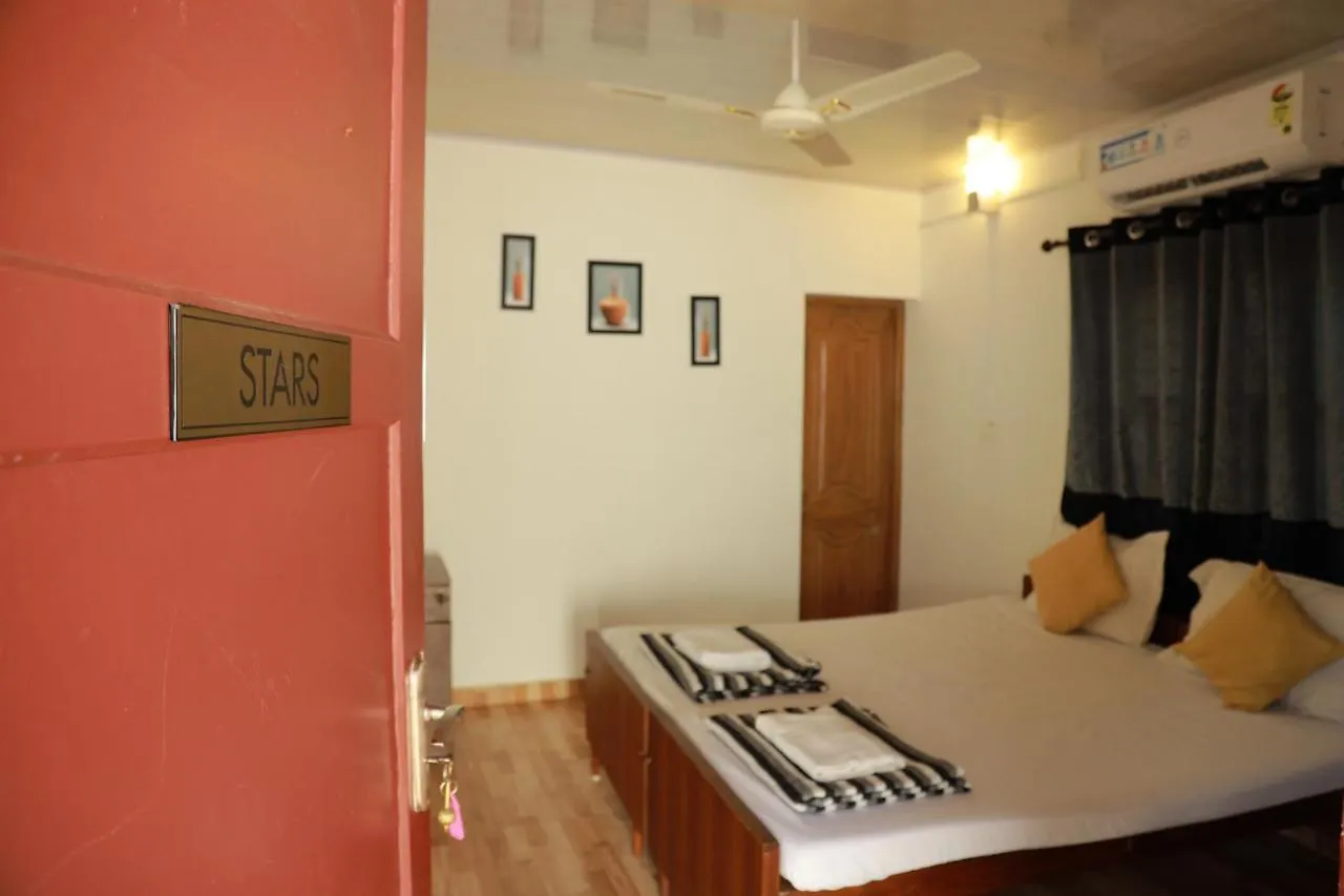 Baywatch Beach Resort Alappuzha 2*,  India